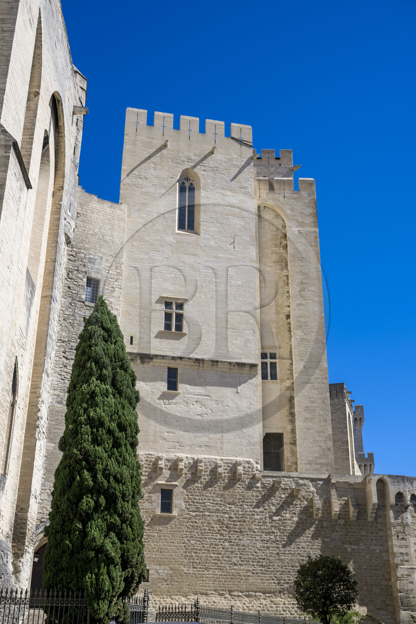 France, Vaucluse (84), Avignon, Palais des Papes classé Patrimoine mondial de l'UNESCO, la tour de la Garde-Robe directement accolée au sud de la tour des Anges ou tour du Pape