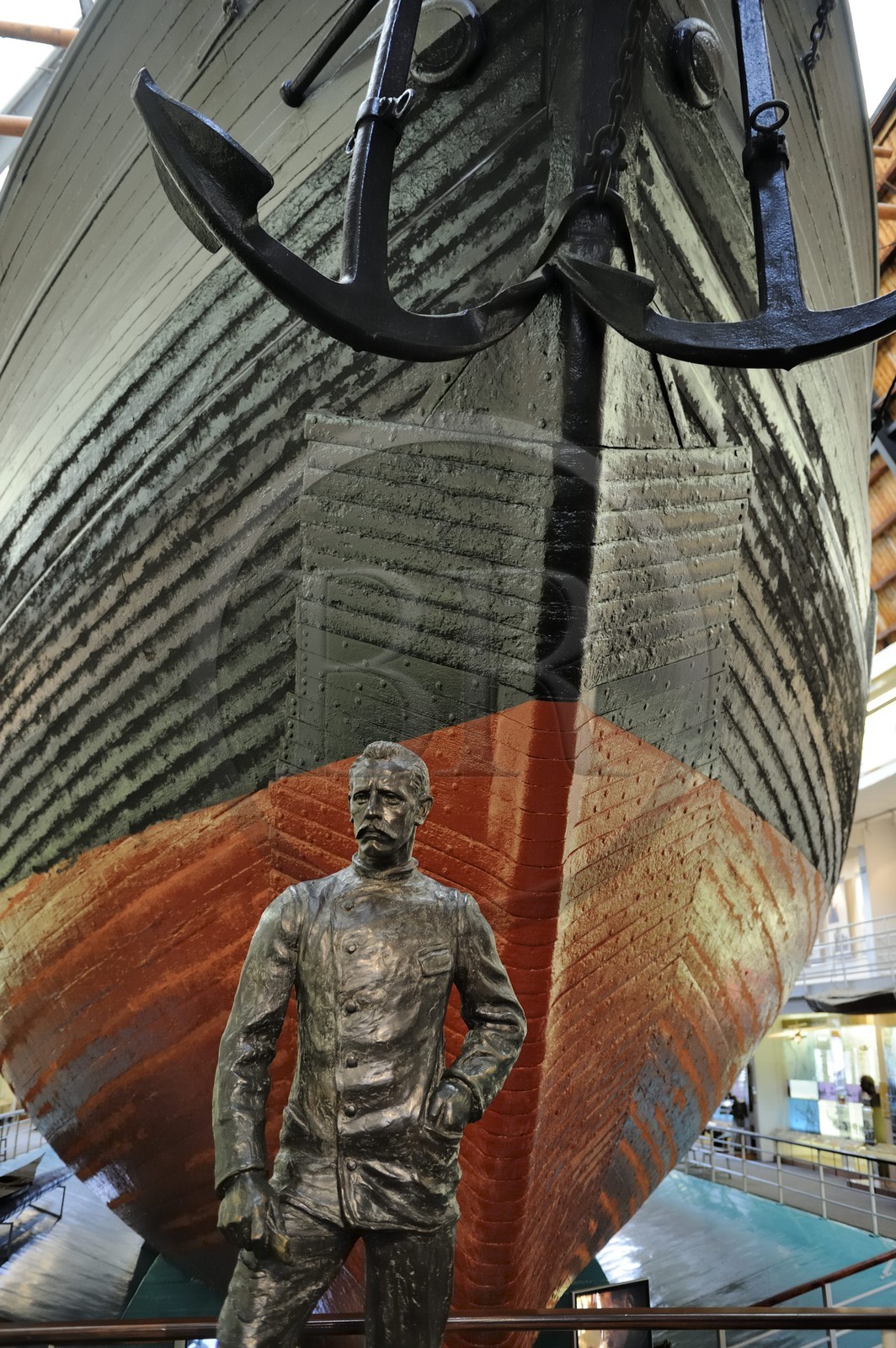 Norvège, Oslo, presqu'île de Bygdoy, musée du vaisseau polaire Fram (Frammuseet) de l'explorateur Fridtjof Nansen représenté ici par sa statue