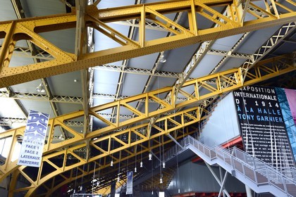 France, Rhône (69), Lyon, salles de concerts halle Tony Garnier de l'architecte Tony Garnier, la structure métallique