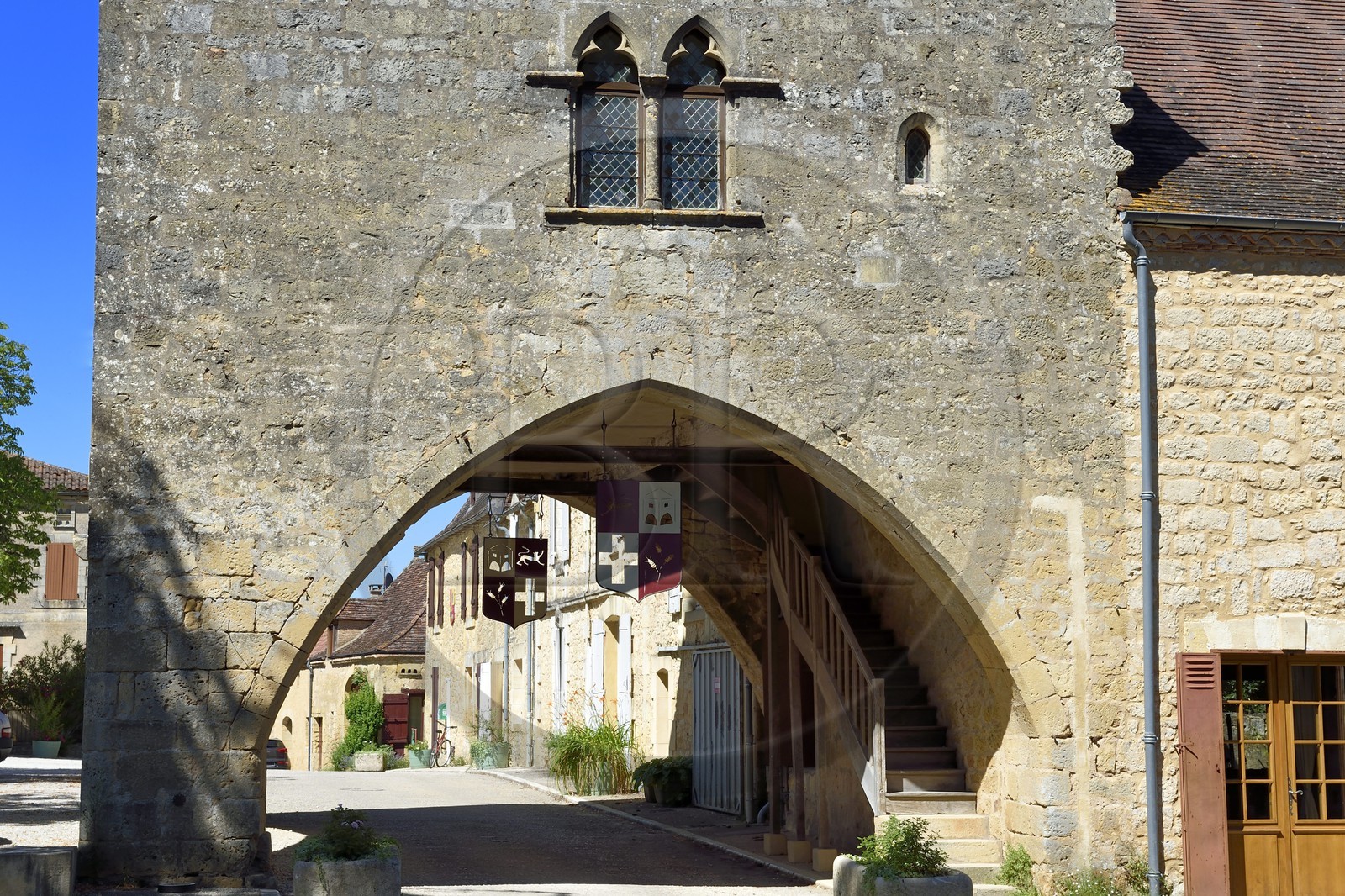 France, Dordogne (24), Périgord Pourpre, la Bastide de Molières, la maison du Bayle sur la place de la bastide