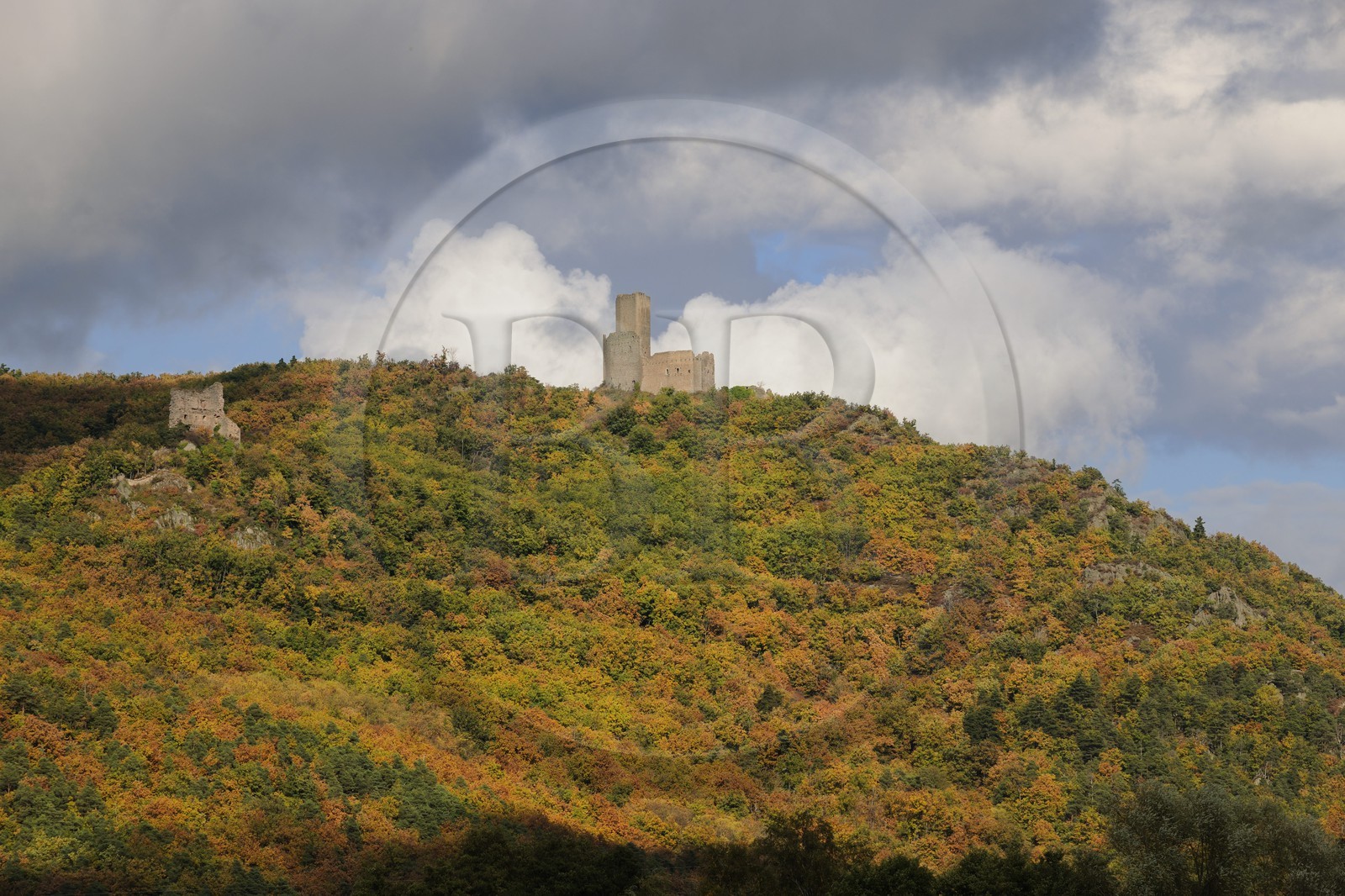 France, Bas-Rhin (67), châteaux de Ramstein à gauche et Ortenbourg à droite