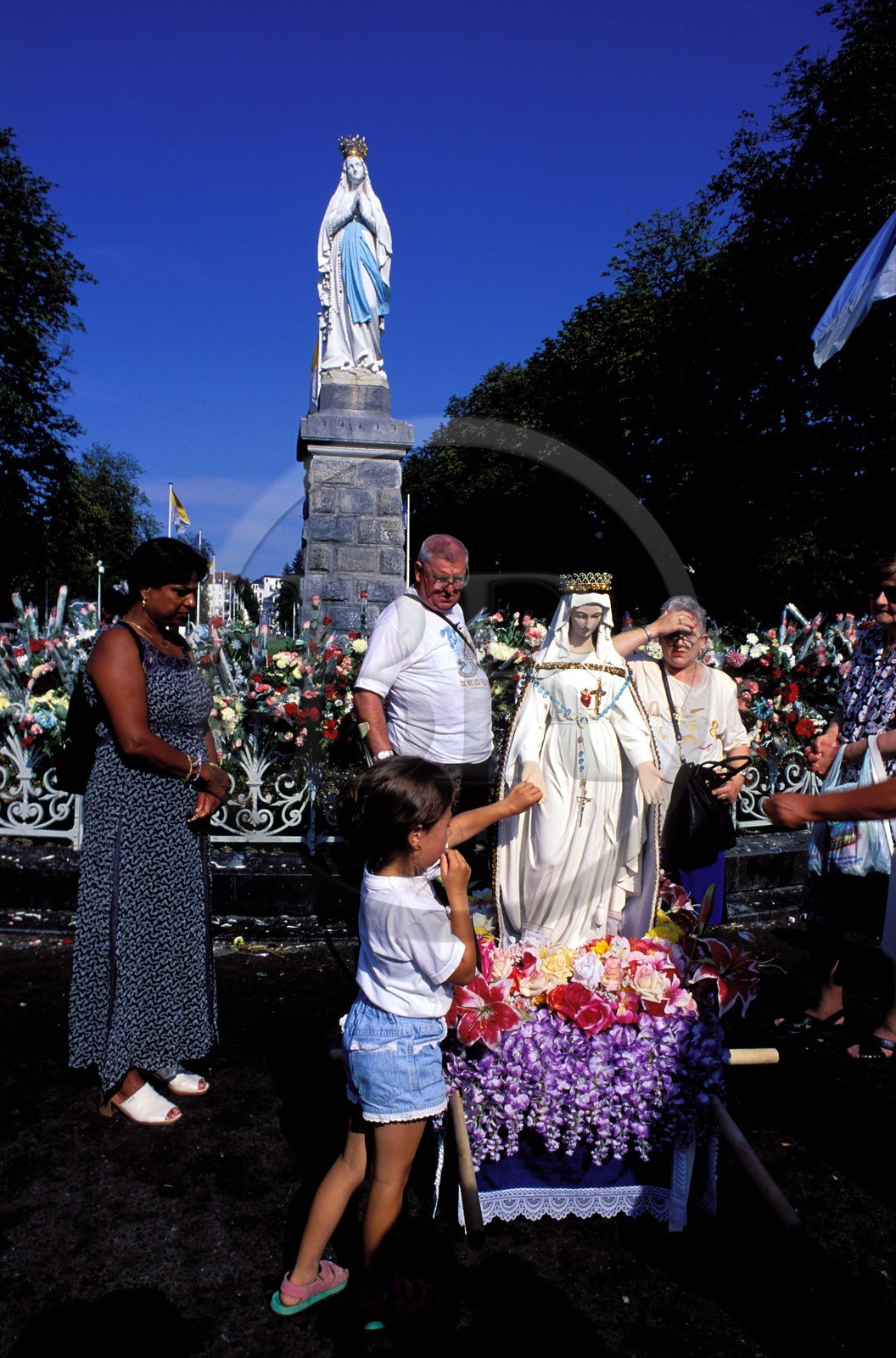 France, Hautes-Pyrénées (65), Lourdes, la Vierge Marie sur l' esplanade