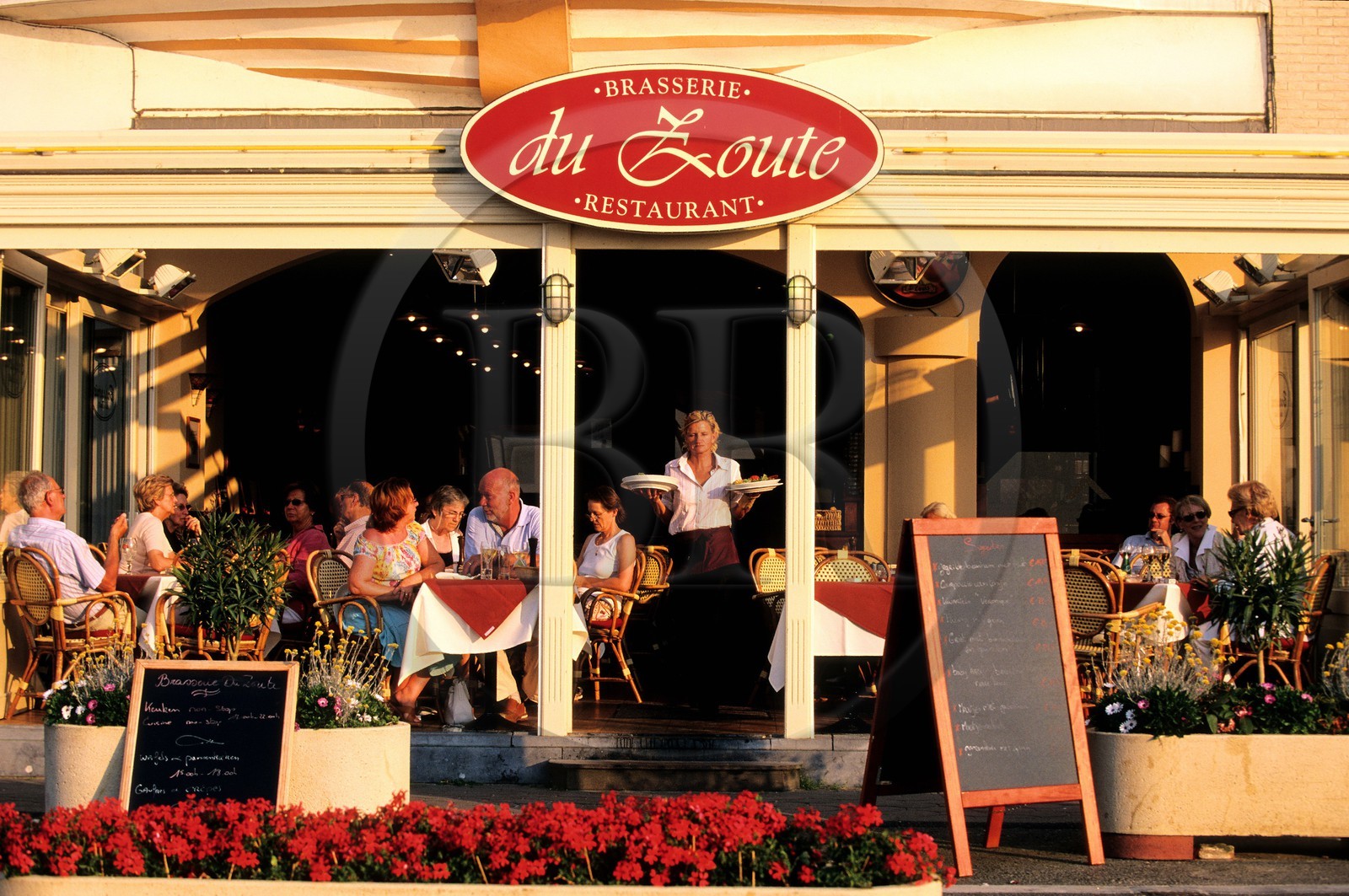 Belgium, West Flanders, Knokke-Heist, restaurant on the sea front of Knokke-le-Zoute