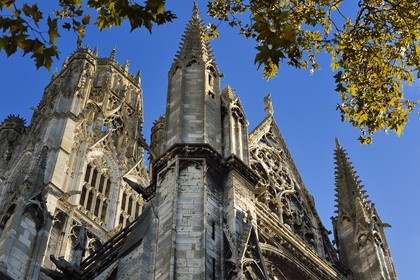 France, Seine-Maritime (76), Rouen, abbatiale Saint-Ouen (XIIème au XVème siècle) de style gothique rayonnant et flamboyant, le portail des Marmousets et la Tour-clocher dite couronnée sur la croisée du transept