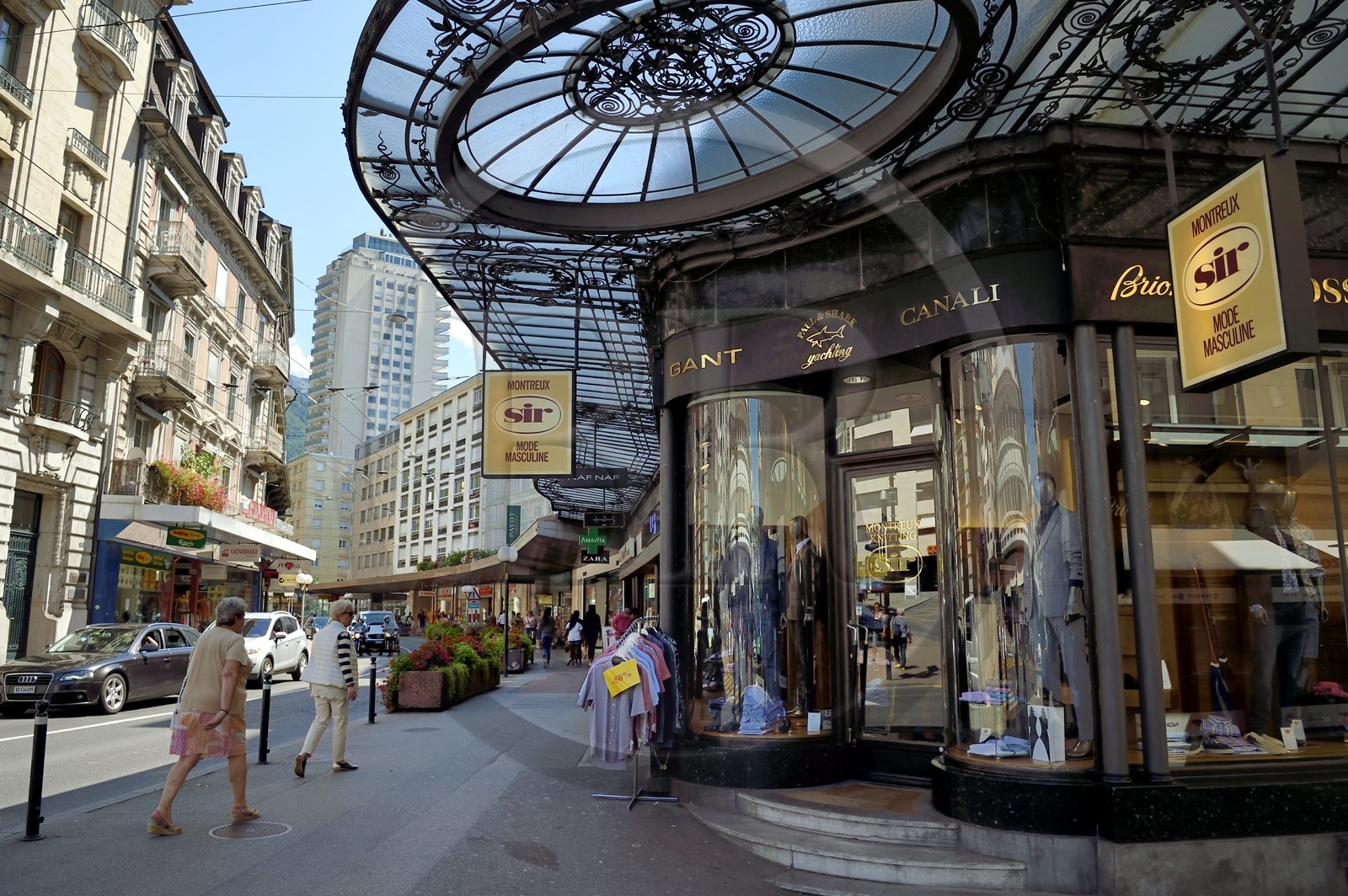 Suisse, Canton de Vaud, Montreux, magasin dans l'avenue du Casino