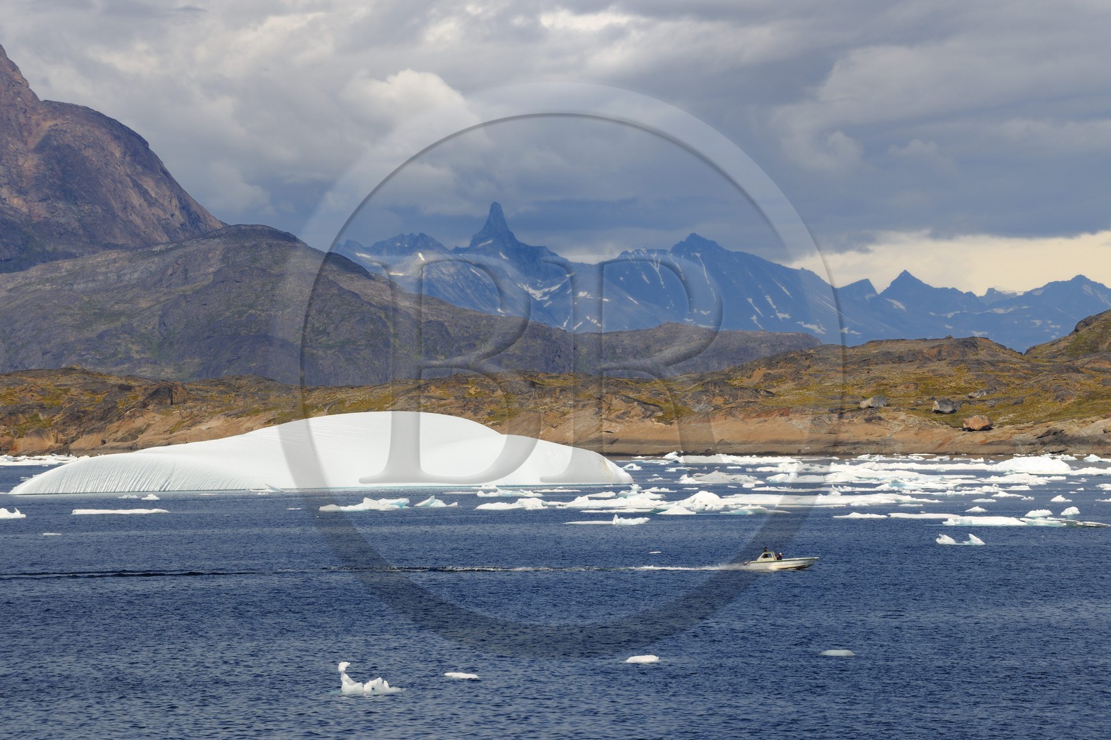 Groenland, région méridionale vers Nanortalik, icebergs
