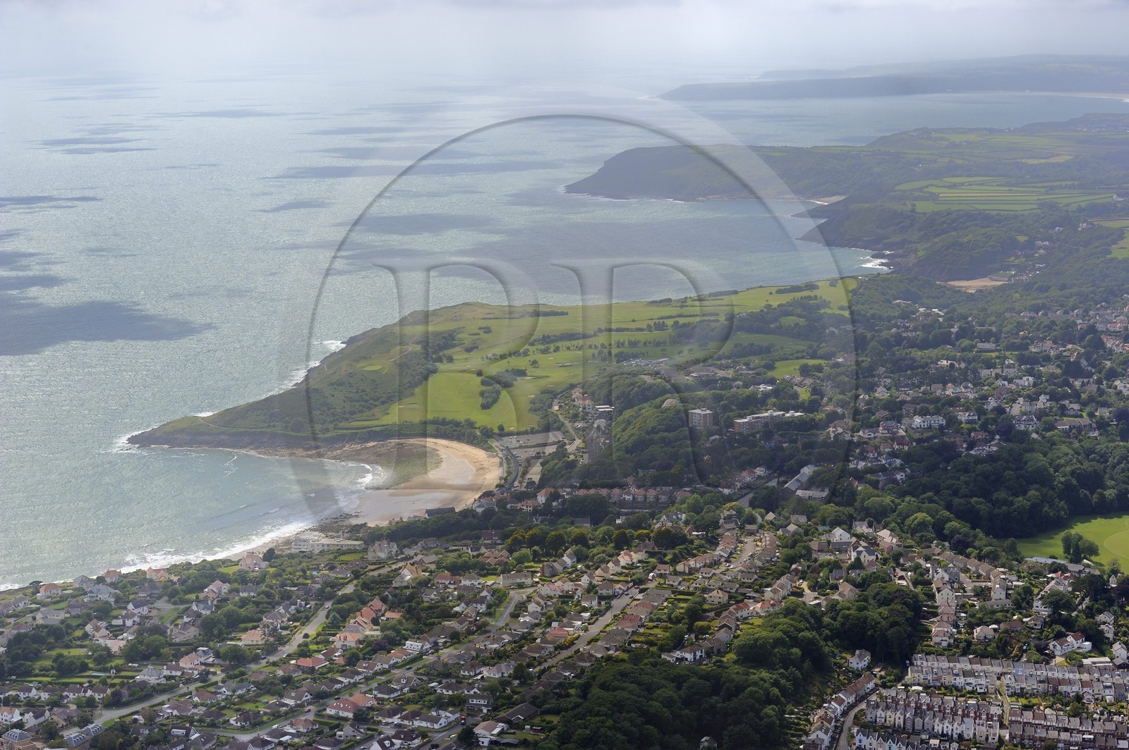 Royaume-Uni, Angleterre, Pays de Galles, baie de Langland (vue aérienne)