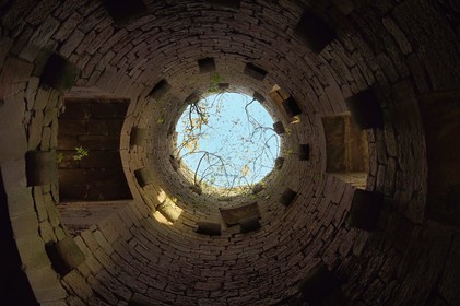 France, Bas-Rhin (67), Heiligenstein, chateau du Landsberg du XIIIème siècle, intérieur de l'une des deux tours circulaires de la courtine