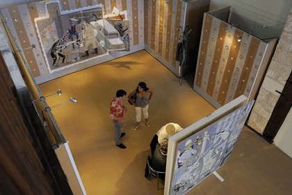 France, Hérault (34), Sète, musée de Frontignan, exposition de l' artiste peintre André Cervera Série couleur pour roman noir, ou du rififi sur la toile