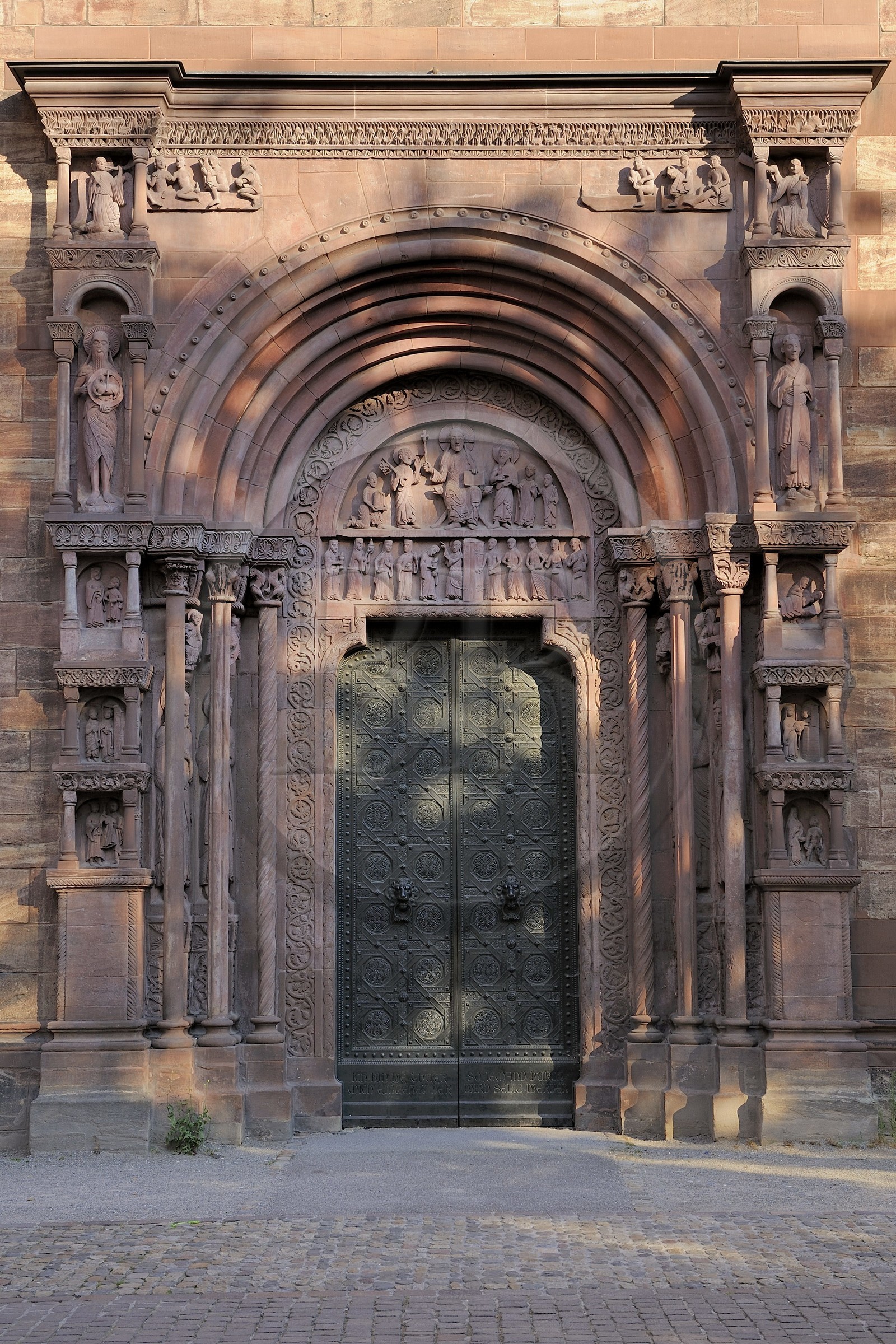 Suisse, Bâle, la cathédrale, le portail de Saint-Gall