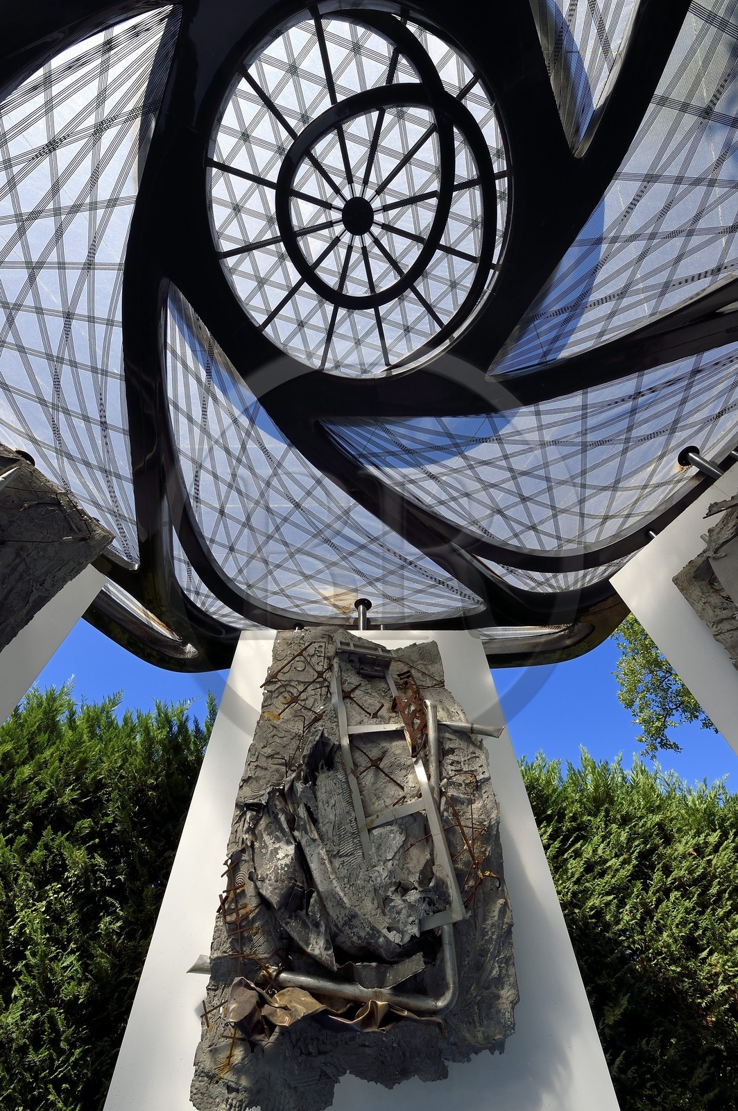France, Var (83), Le Muy, Fondation Bernar Venet, chapelle imaginée par Frank Stella pour accueillir ses œuvres monumentales