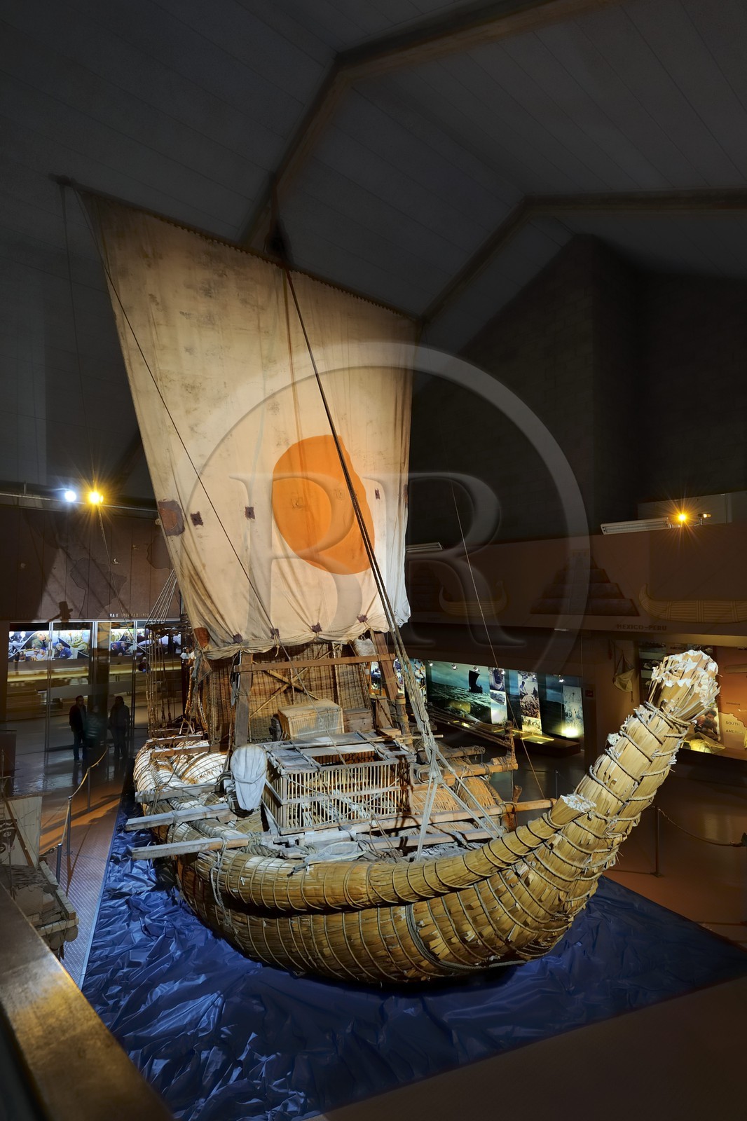 Norvège, Oslo, presqu'île de Bygdoy, musée du Kon-Tiki, radeau Ra II de Thor Heyerdahl, réplique d'un ancien bateau égyptien en papyrus sur lequel l'explorateur a traversé l'Atlantique en 1970