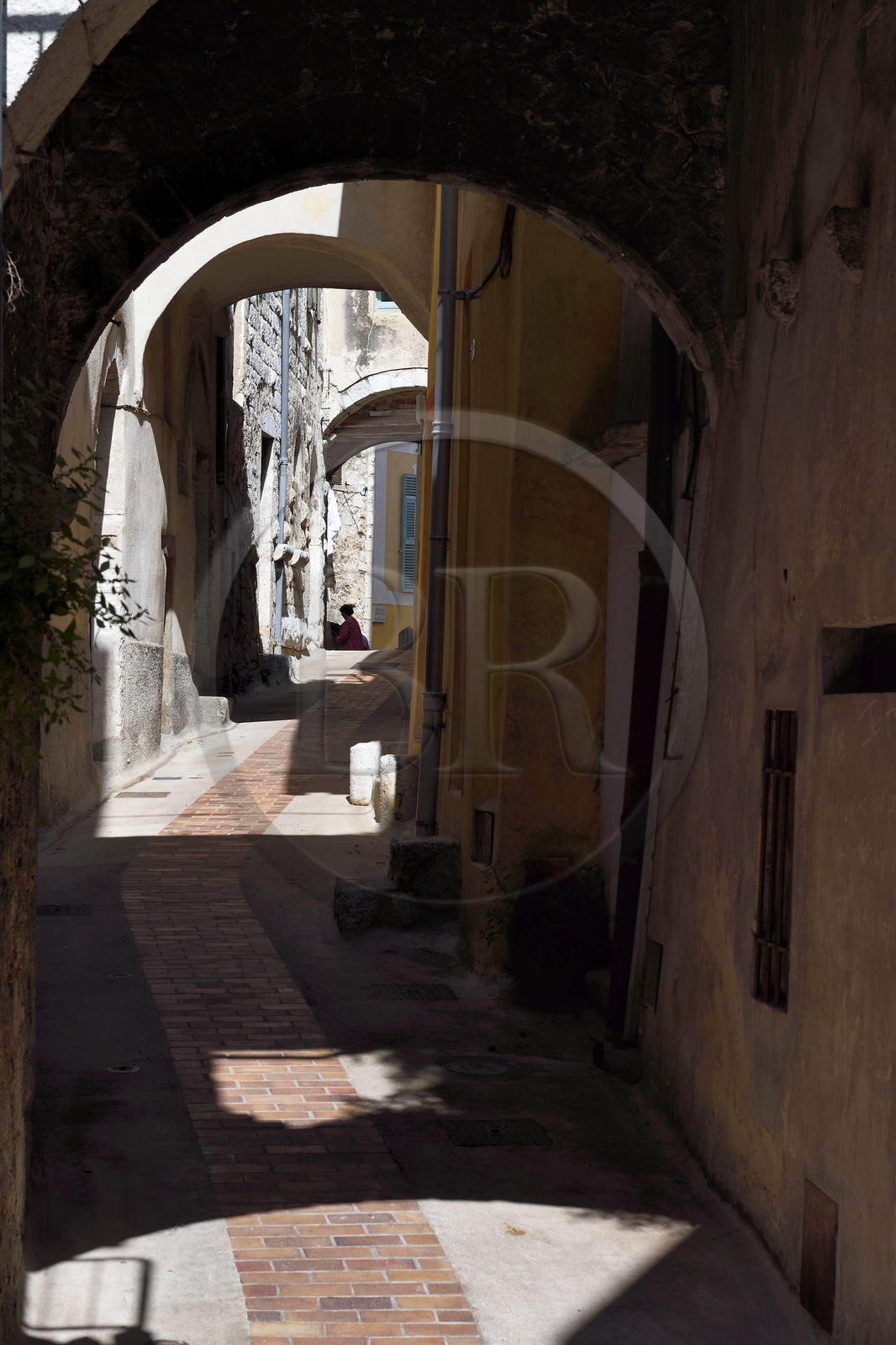 France, Alpes-Maritimes, Peille, alley