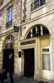 France, Paris (75), île de la Cité, place Dauphine, hôtel Henri IV