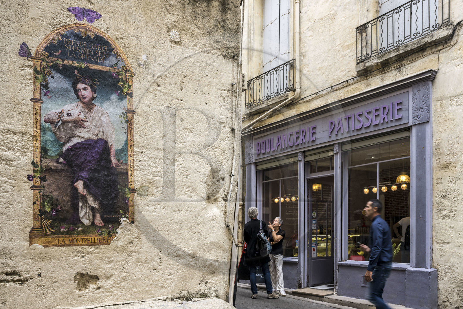 France, Hérault (34), Montpellier, centre historique appelé l’Ecusson, street art signé Voglio Bene alias Bénédicte Piccollillo rue de la Carbonnerie