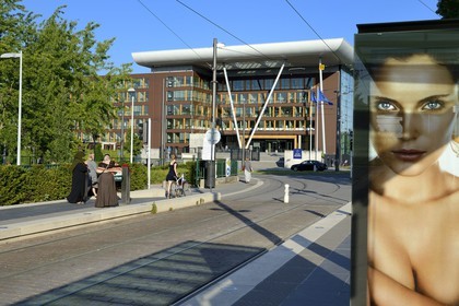 France, Bas-Rhin (67), Strasbourg, Agora, Bâtiment général du conseil de l'europe par le cabinet d'architectes Art et Build dans l'allée des Droits-de-l'Homme