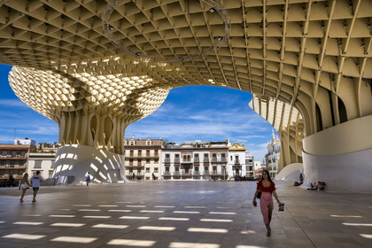 Espagne, Andalousie, Séville, Plaza de la Encarnacion - Plaza Mayor, Metropol Parasol ou Setas de Sevilla (construit en 2011) par l'architecte  Jurgen Mayer-Hermann