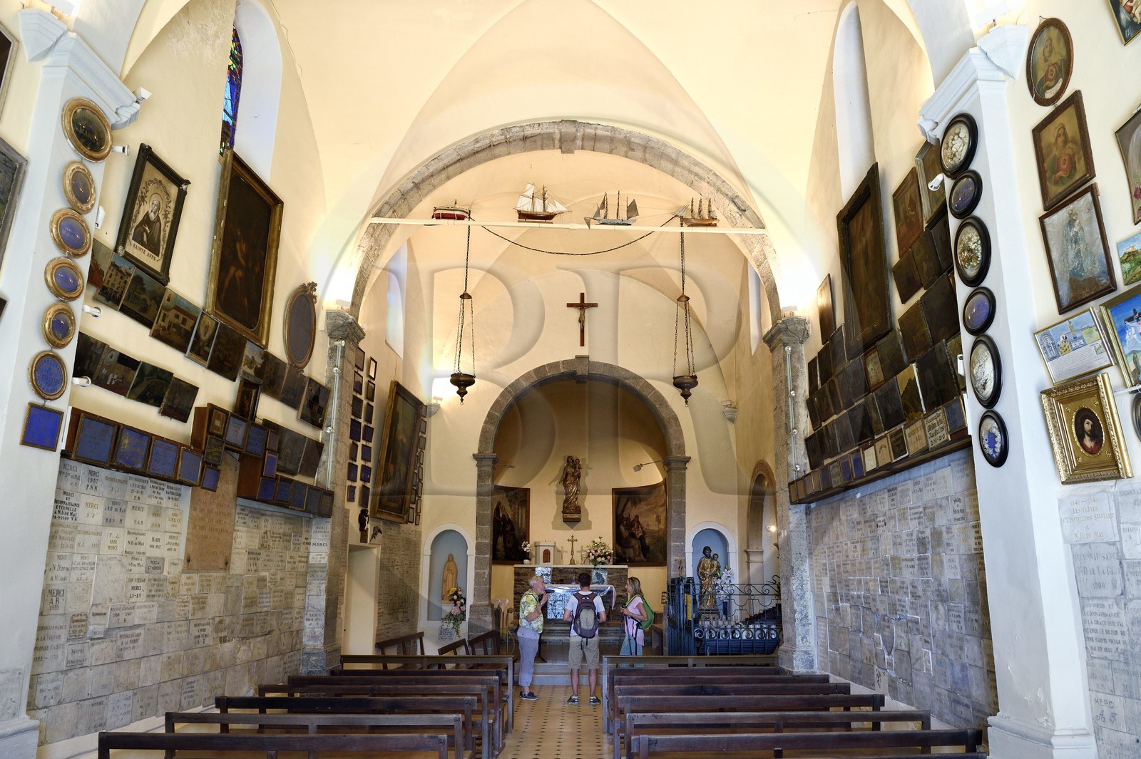 France, Var (83), Six-Fours-les-Plages, randonnée dans le massif du Cap Sicié, la chapelle Notre-Dame du Mai,  plusieurs centaines d'ex-votos viennent témoigner de l'attachement des croyants pour Notre-Dame-de-Bonne-Garde dite Notre-Dame-du-Mai