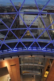 Royaume-Uni, Irlande du Nord, Belfast, le dôme en verre de 35m de diamètre du centre commercial de Victoria Square