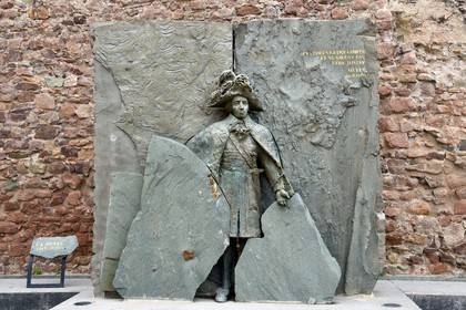 France, Var (83), Fréjus, place Clemenceau, monument en hommage à l'abbé Sieyes, auteur du texte fondateur de la Révolution Française