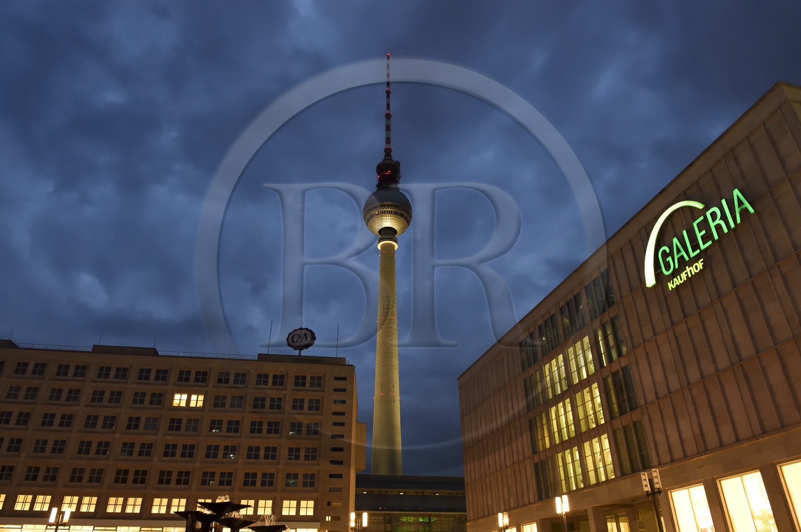 Allemagne, Berlin, quartier de Berlin-Mitte, Alexanderplatz et la tour de la télévision