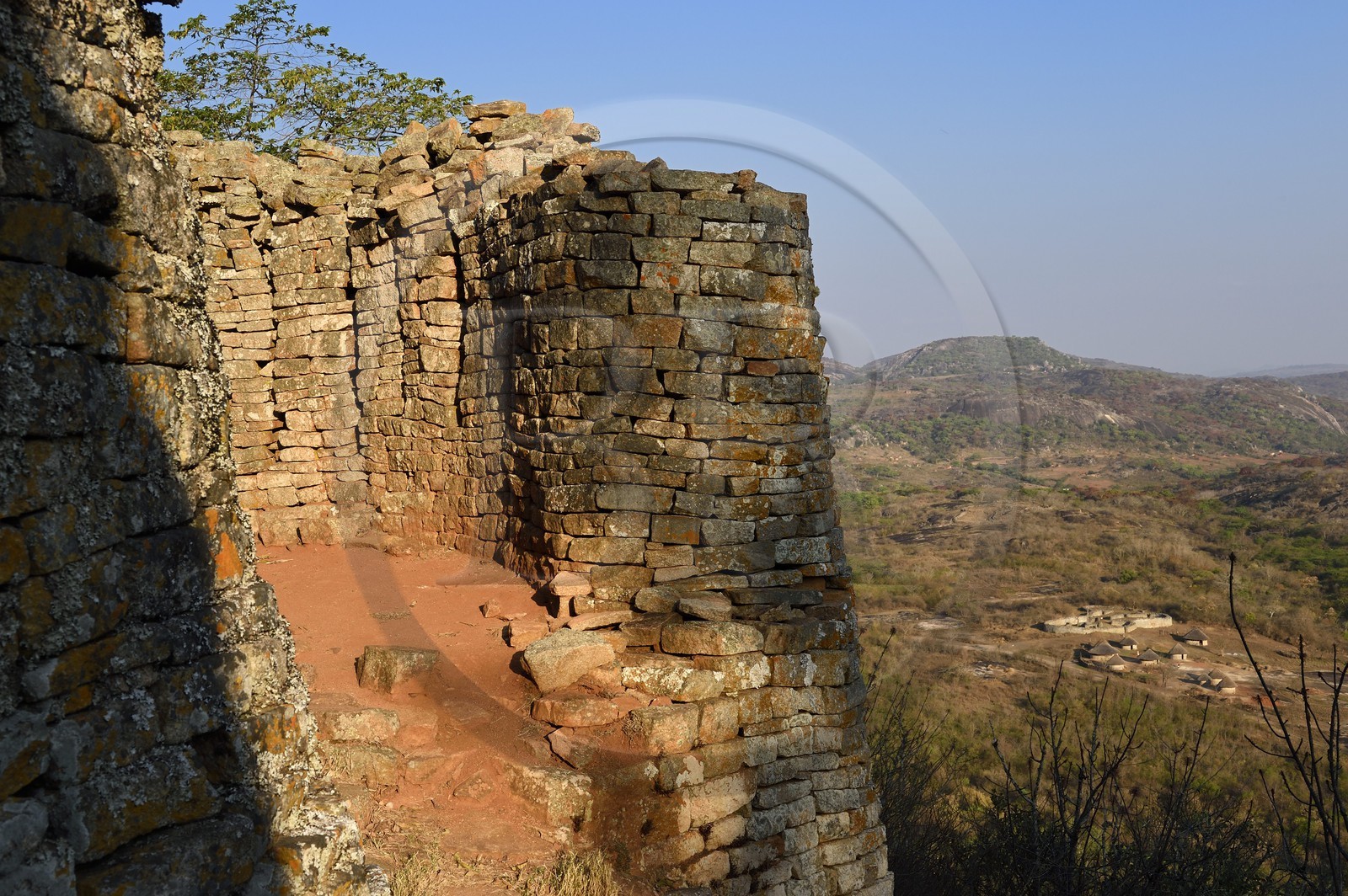 Zimbabwe, province de Masvingo, les ruines du site archéologique du Grand Zimbabwe, classé Patrimoine Mondial de l'UNESCO, Xème au XVème siècle, l'enclos oriental des Ruines de la colline (Hill Complex)