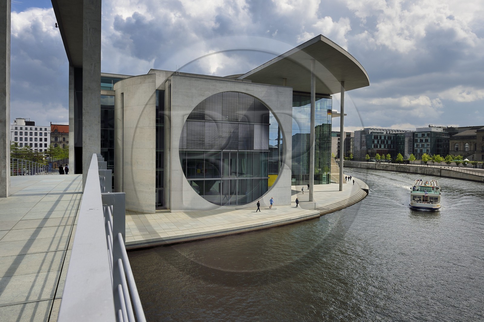 Allemagne, Berlin, Bundestag, Marie Elisabeth-Luders Haus par l'architecte Stephan Braunfels sur les berges de la rivière Spree, batiments du nouveau complexe parlementaire