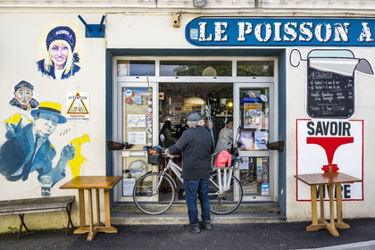 France, Vendée (85), Les-Sables-d'Olonne, quartier de La Chaume, Le Poisson à Roulettes, bar emblématique du quartier