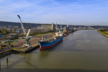 France, Seine-Maritime (76), Petit-Couronne, le Grand Port Maritime de Rouen (vue aérienne)