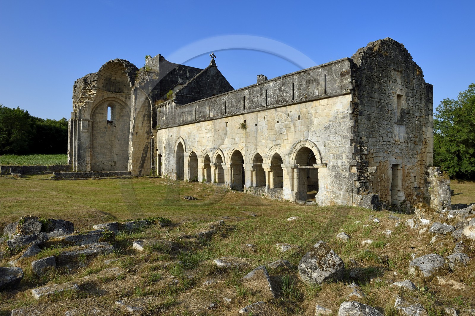 France, Dordogne (24), Périgord Vert, Villars, abbaye cistercienne de Boschaud du 12ème siècle qui dépendait de l'abbaye de Clairvaux, emplacement du cloitre