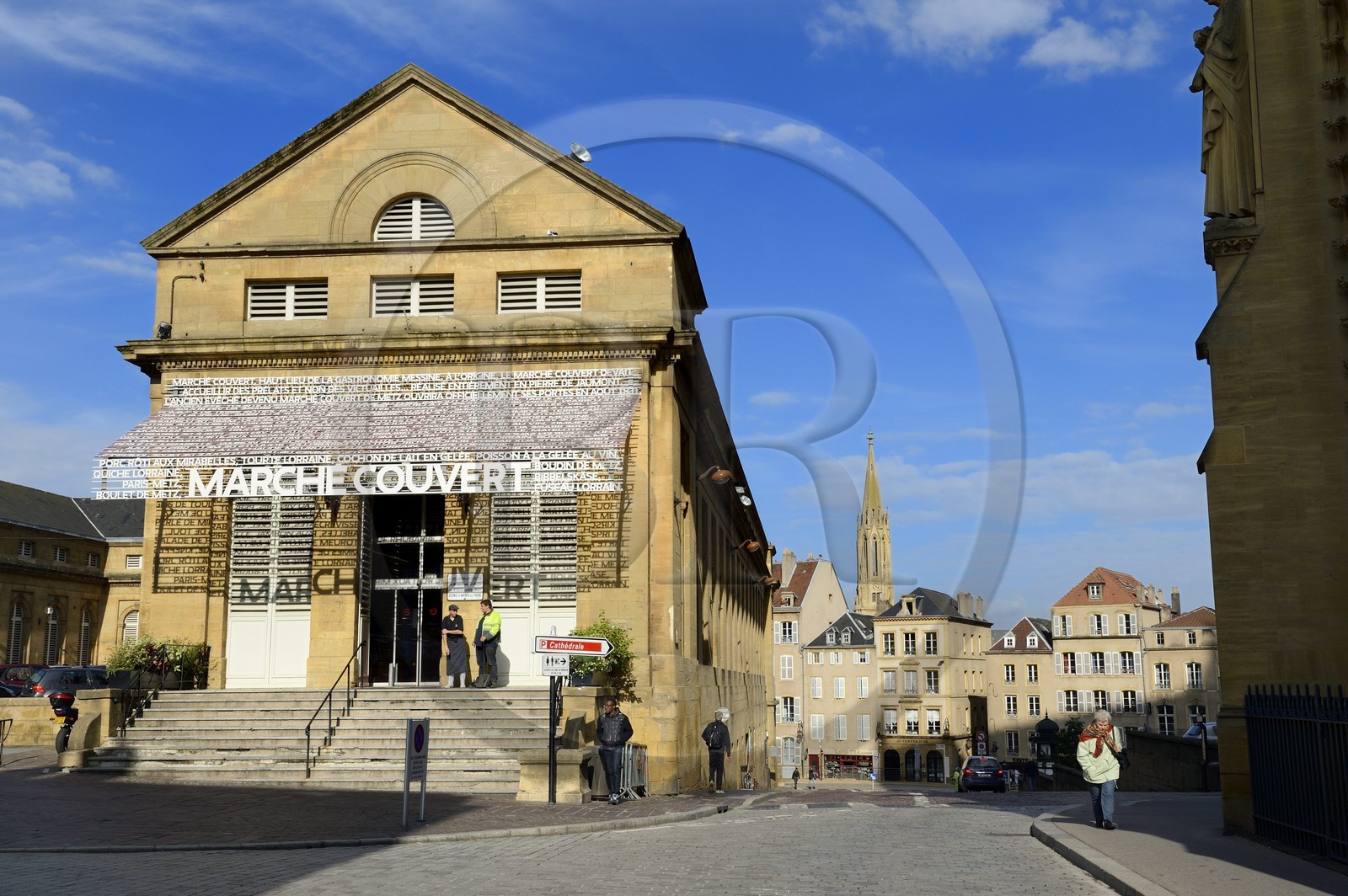 France, Moselle (57), Metz, le marché couvert est une halle marchande située aux abords directs de la cathédrale