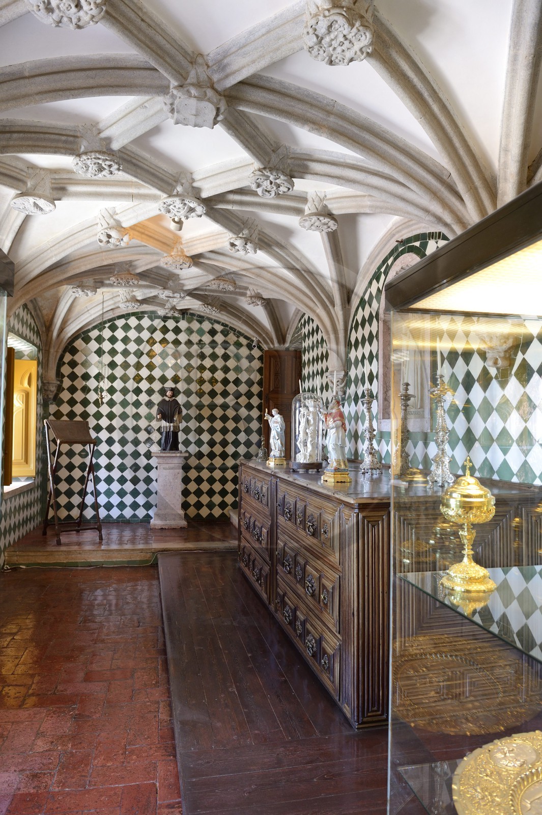 Portugal, région de Lisbonne, Sintra, le Palais national de Pena (Palacio Nacional da Pena) classé Patrimoine Mondial de l'UNESCO,, la sacristie de la chapelle