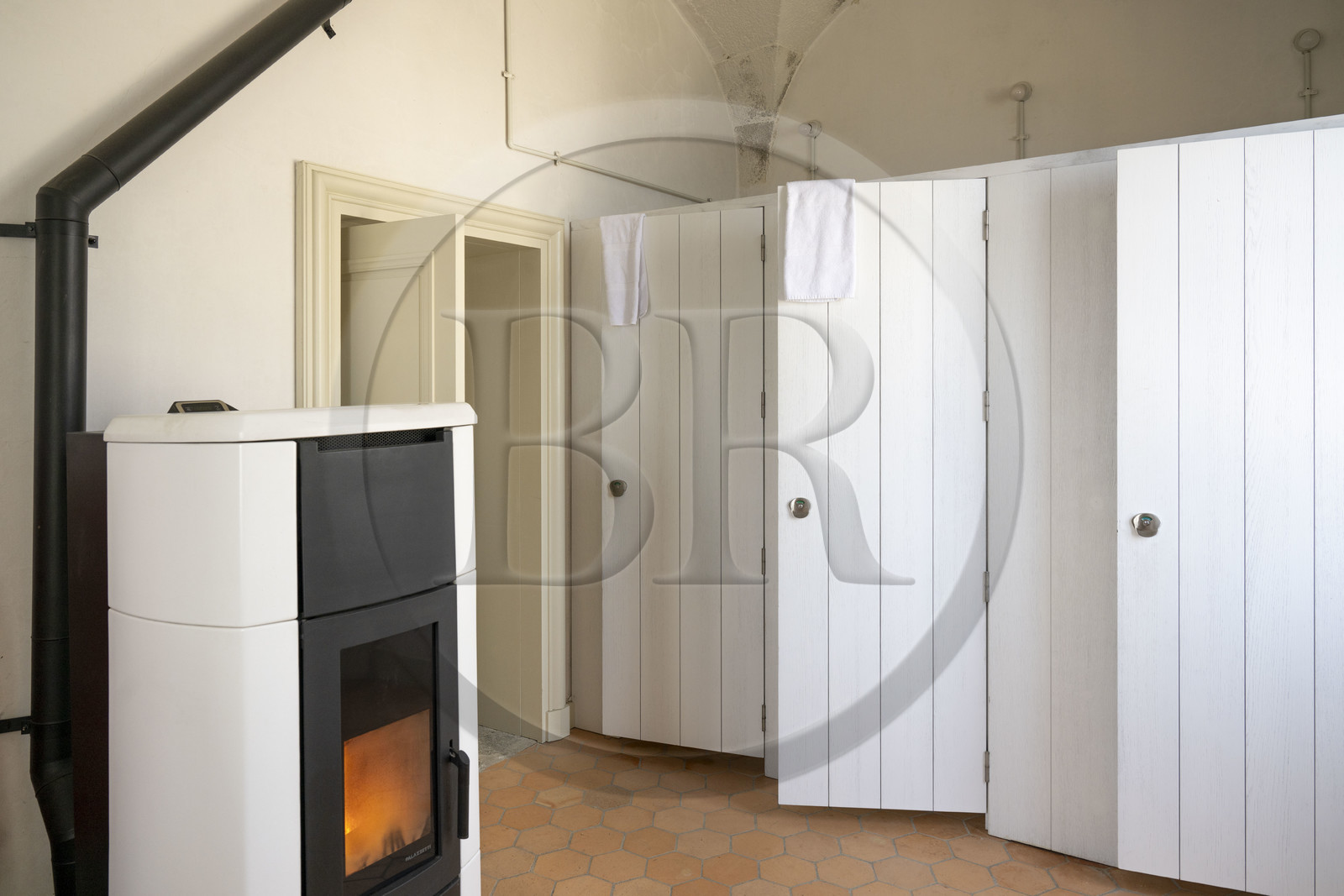 France, Finistère (29), Pays des Abers, Ile Vierge, le phare de l'Ile Vierge, l'ancien phare de 1845 transformé en écogite, salle de bain