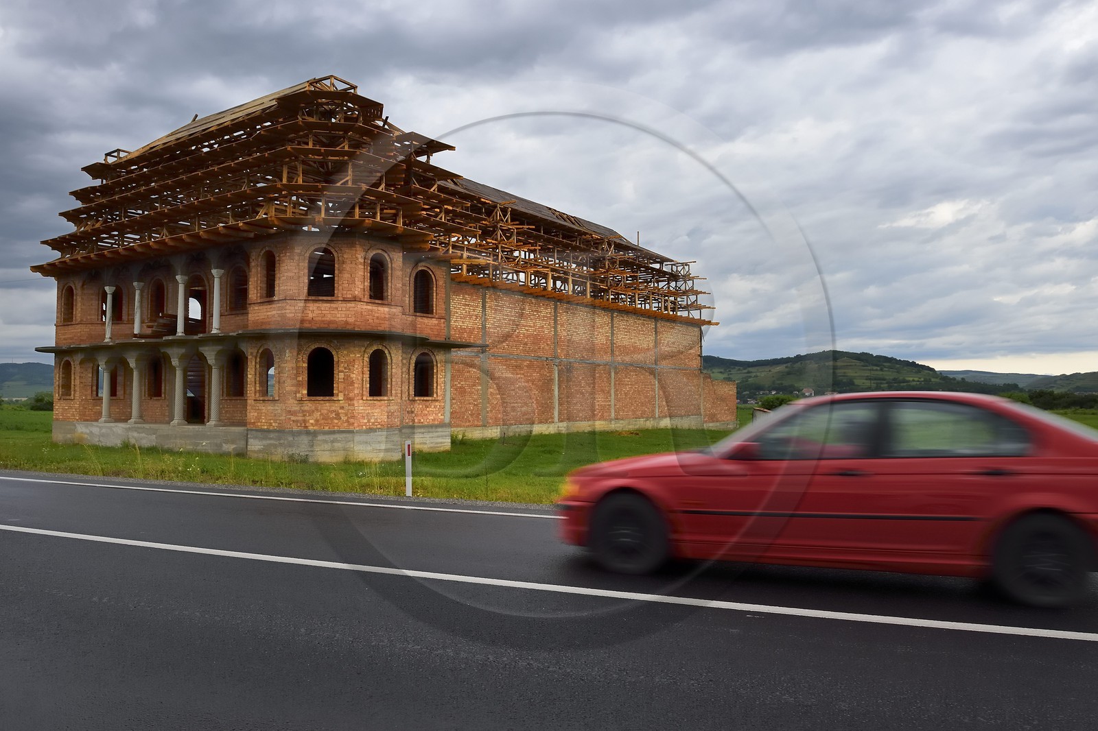 Roumanie, Transylvanie, Brateiu, construction d'un palais Rom