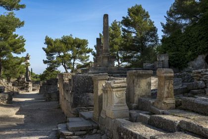 France, Bouches-du-Rhône (13), Parc Naturel Régional des Alpilles, Saint-Rémy-de-Provence, site archéologique de Glanum, quartier de la source sacrée, autels votifs dédiés à Hercule qui a succédé au Dieu Glan