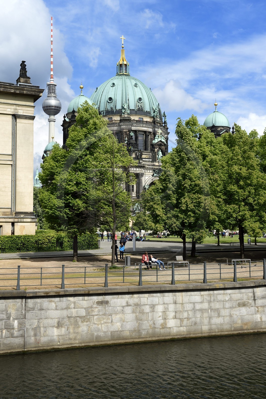 Allemagne, Berlin, le Berliner Dom et la tour de la télévision en arrière plan