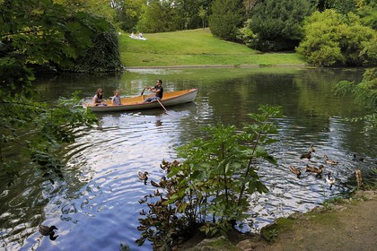 France, Paris (75), le Bois de Boulogne, promenade en barque autours des iles du Lac Inférieur