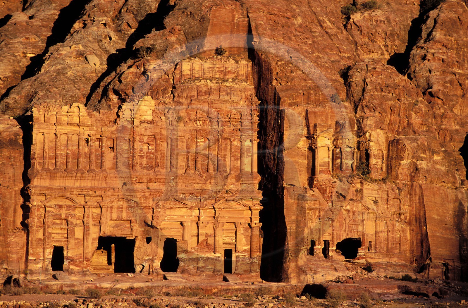 Jordanie, Petra, Les tombes royales ìtombeau à étage et tombeau Corinthien