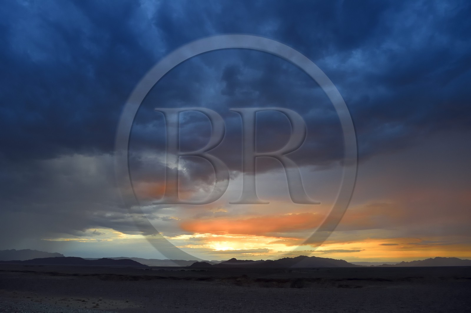 Namibie, région d'Hardap, désert du Namib, parc national du Namib-Naukluft, Erg du Namib classé Patrimoine Mondial de l'UNESCO, Sossusvlei à l'aube