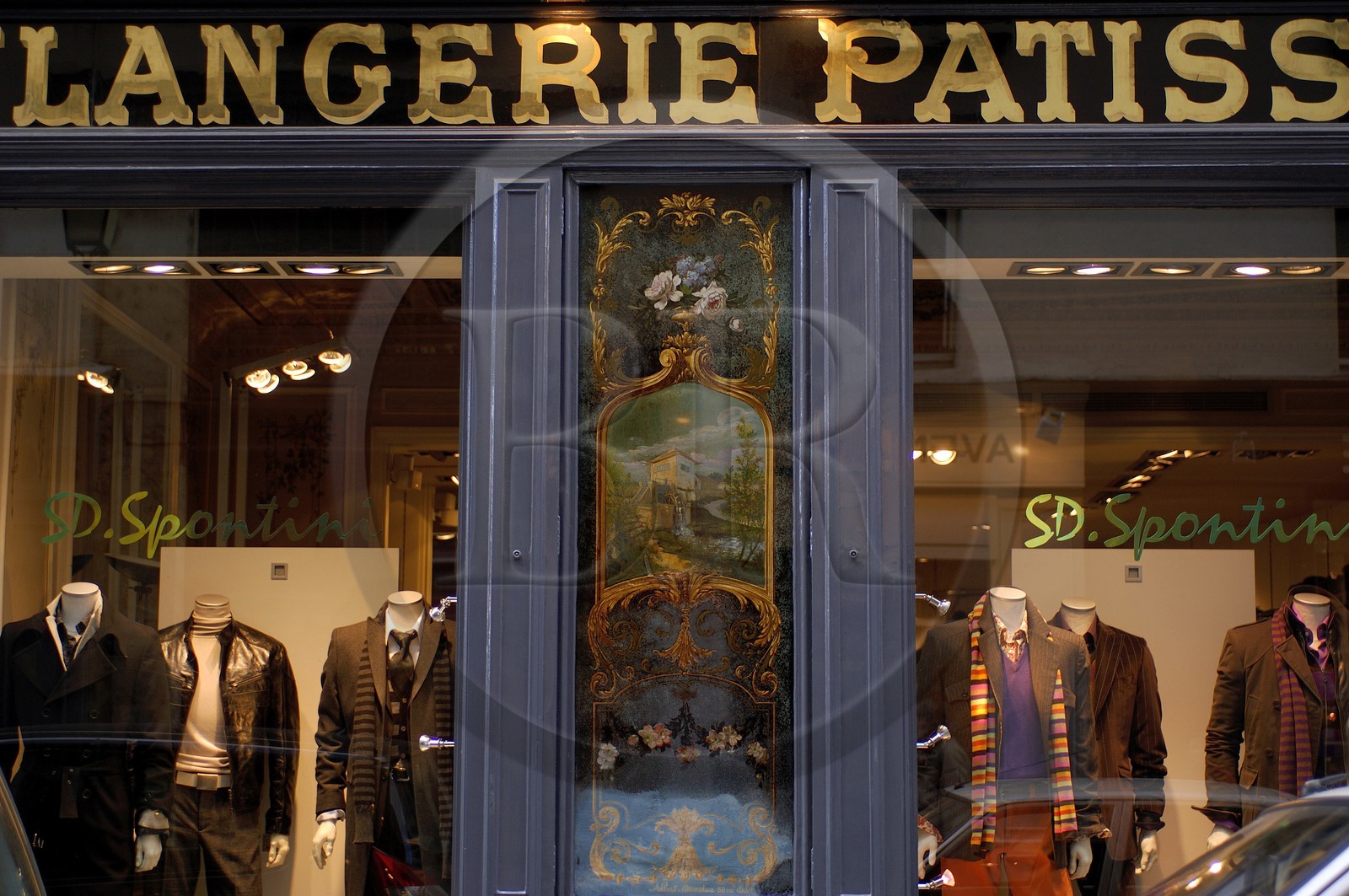 France, Paris (75), boutique de mode dans une ancienne boulangerie rue des Francs-Bourgeois