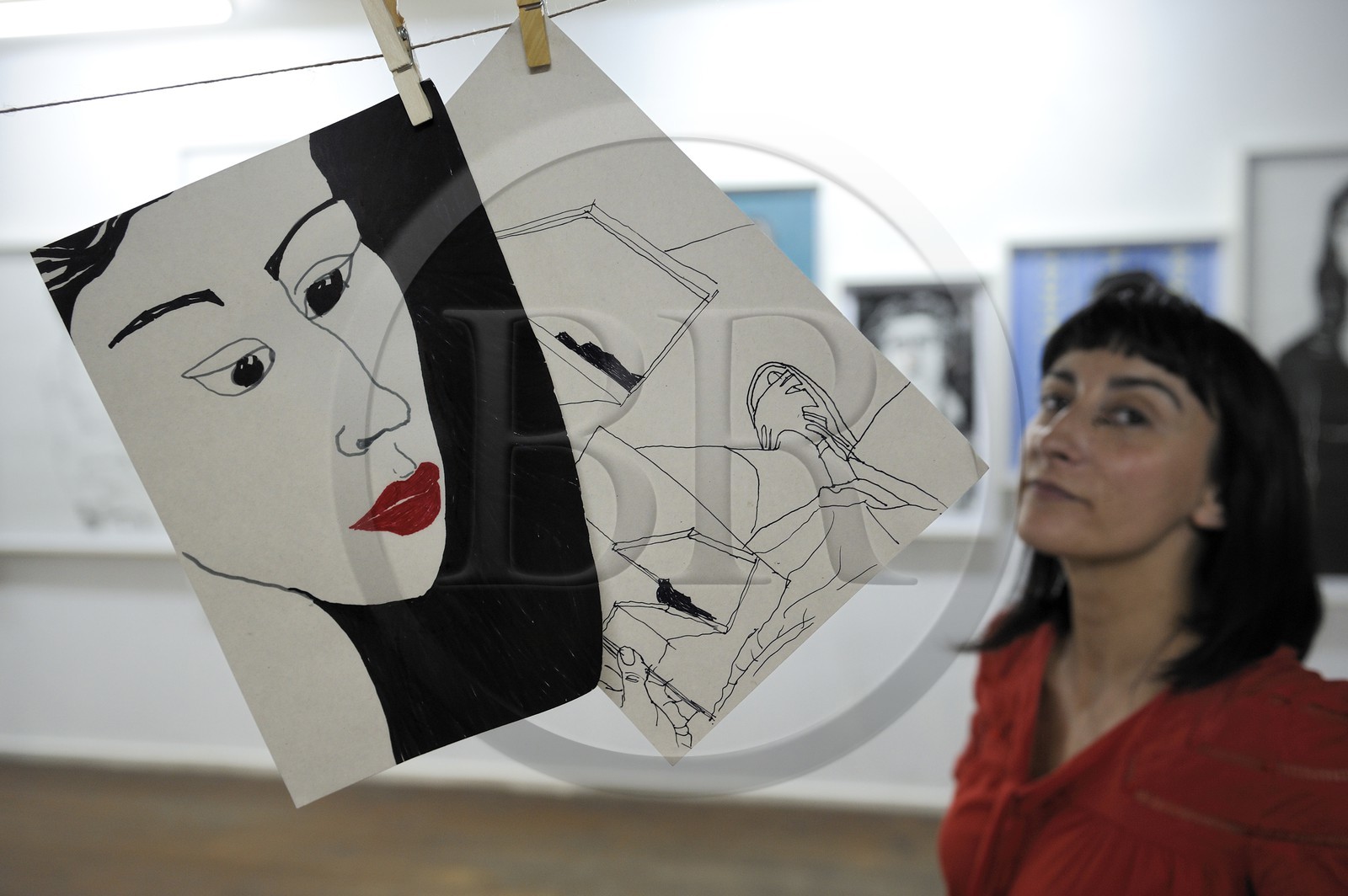 Portugal, région du Minho, Guimaraes, squat d'artistes officiel place  Largo do Toural et un des lieux d'exposition de Guimaraes 2012, l'artiste Delia Carvalho présente son travail