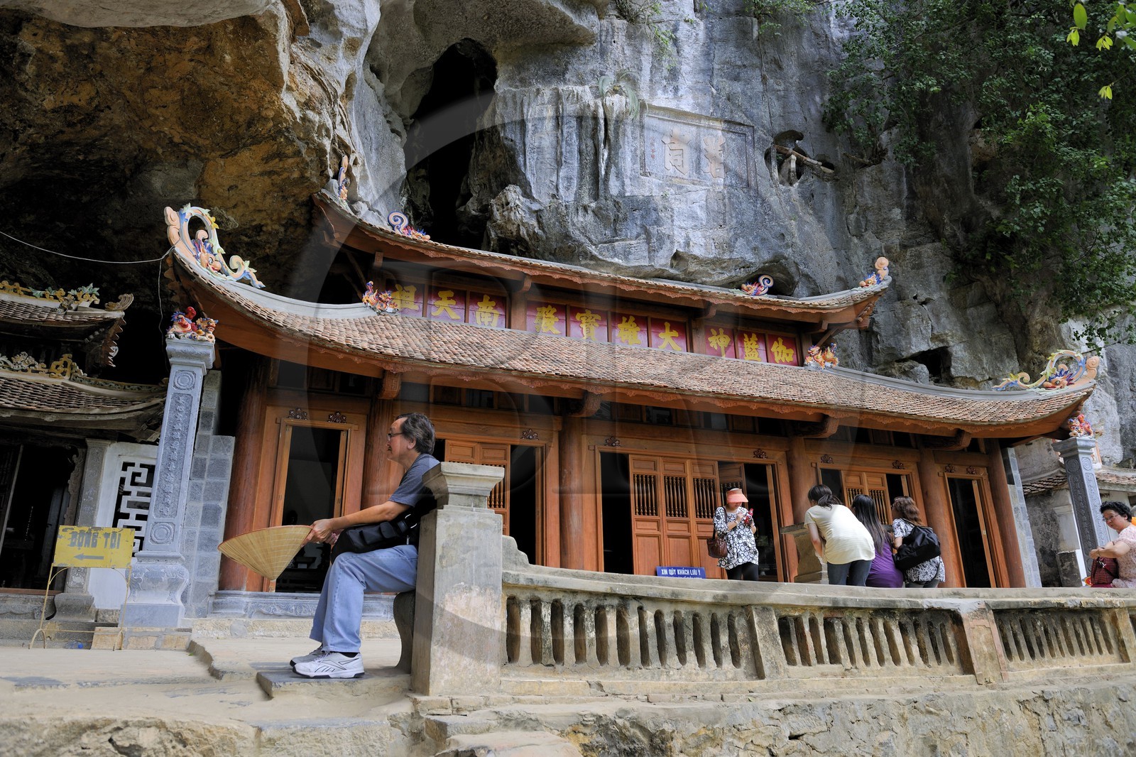 Vietnam, province de Ninh Binh, pagode partiellement troglodytique de Bich Dong, deuxième temple