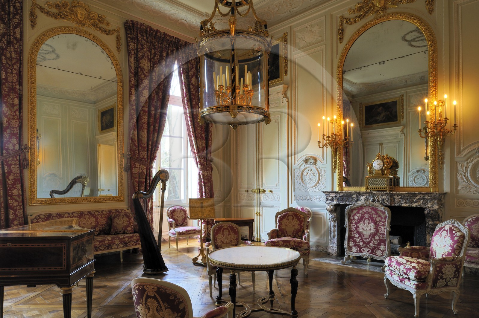 France, Yvelines (78), château de Versailles, classé Patrimoine Mondial de l'UNESCO, le domaine de Marie-Antoinette, le Petit Trianon, le Salon de Compagnie
