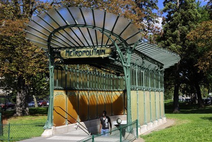 France, Paris (75), station de métro de la Porte Dauphine de style Art Nouveau  par Hector Guimard