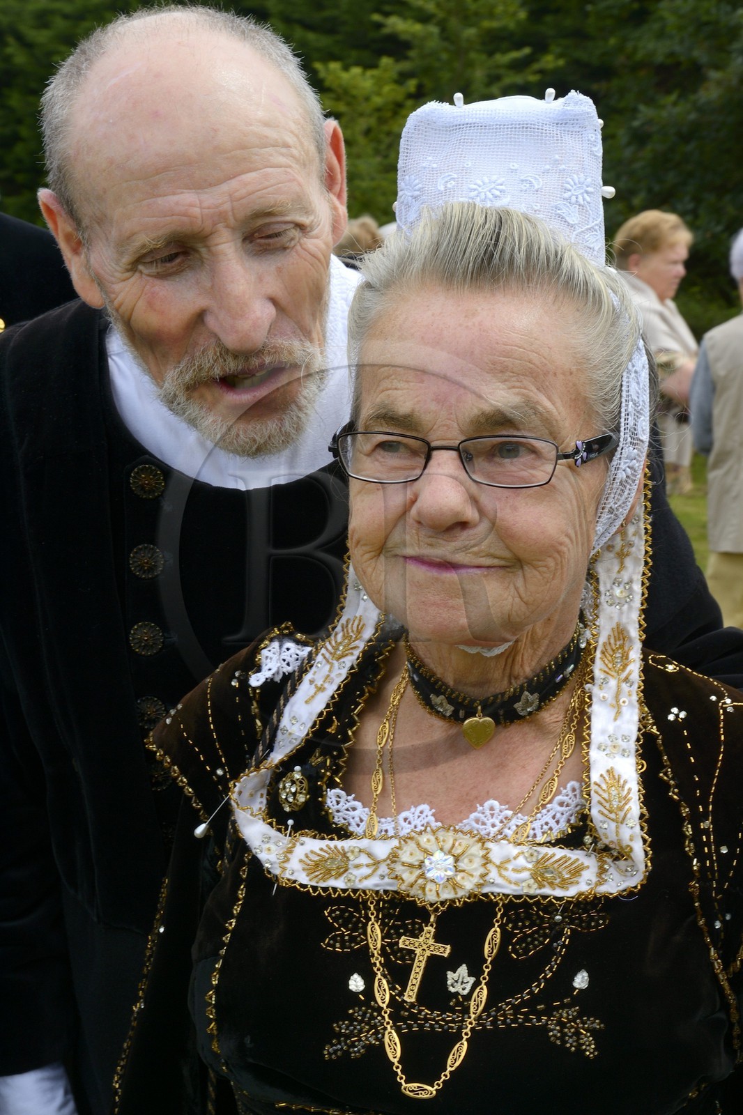 France, Finistère (29), Locronan, procession de la petie Troménie, petite pause à la chapelle ti ar sonj au sommet de la montagne Saint-Ronan