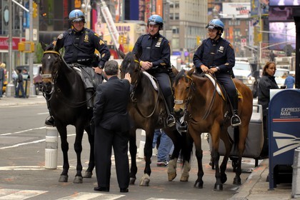 Etats-Unis, New York, Manhattan, Times Square, policiers à cheval