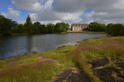 France, Morbihan (56), forêt de Brocéliande, Concoret, le château de Comper qui abrite les expositions du Centre de l'imaginaire arthurien