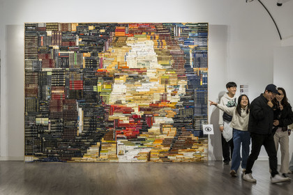 Spain, Catalonia, Barcelona, Barrio Gotico district, Villa del Arte Galleries, Letters to Vincent (2400 books forming the portrait of Vincent Van Gogh) by the artist Jordi Prat Pons