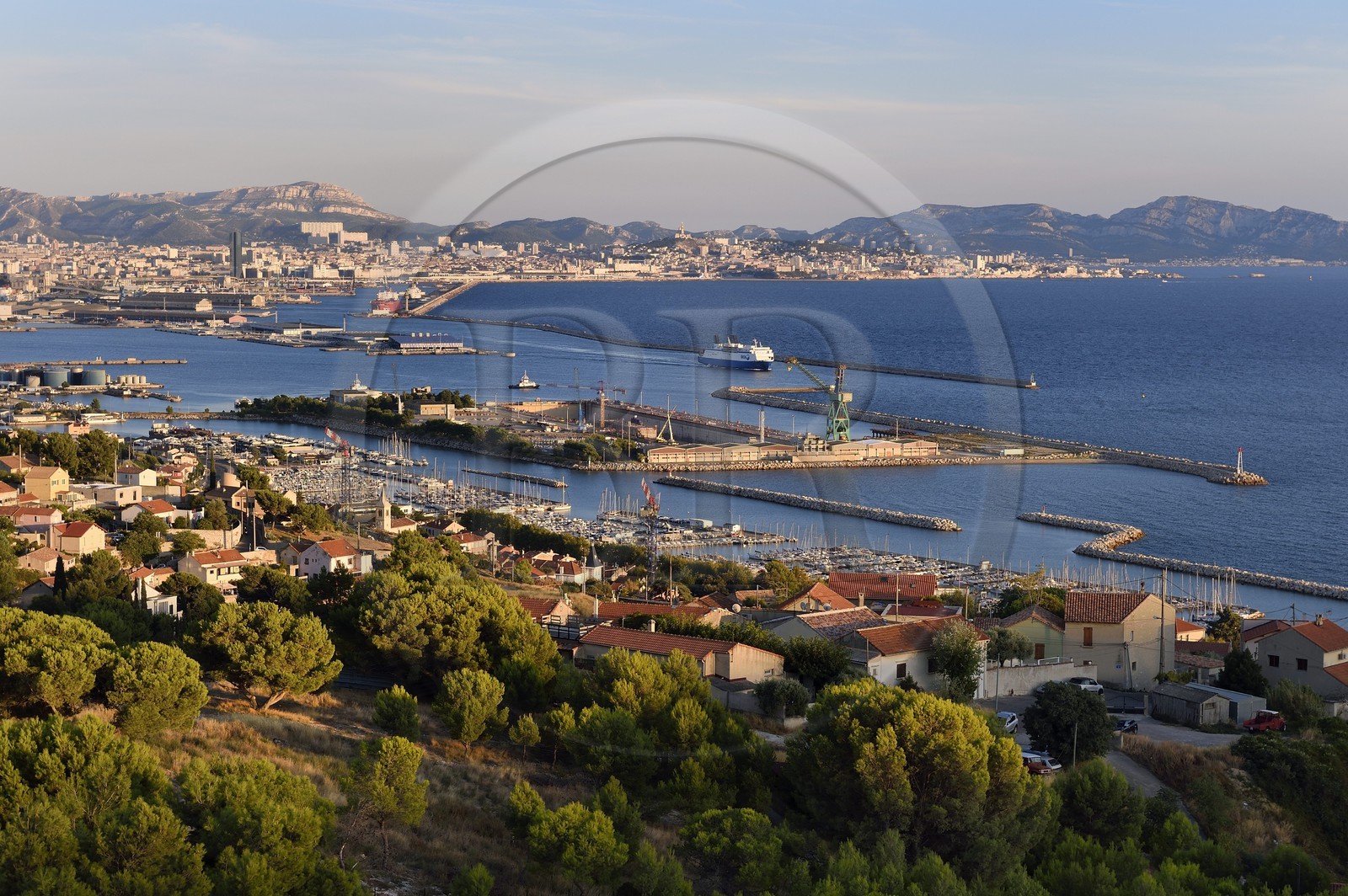 France, Bouches-du-Rhône (13), Marseille, Grand Port Maritime de Marseille ou GPMM, Bassins Est, port de plaisance de l'Estaque