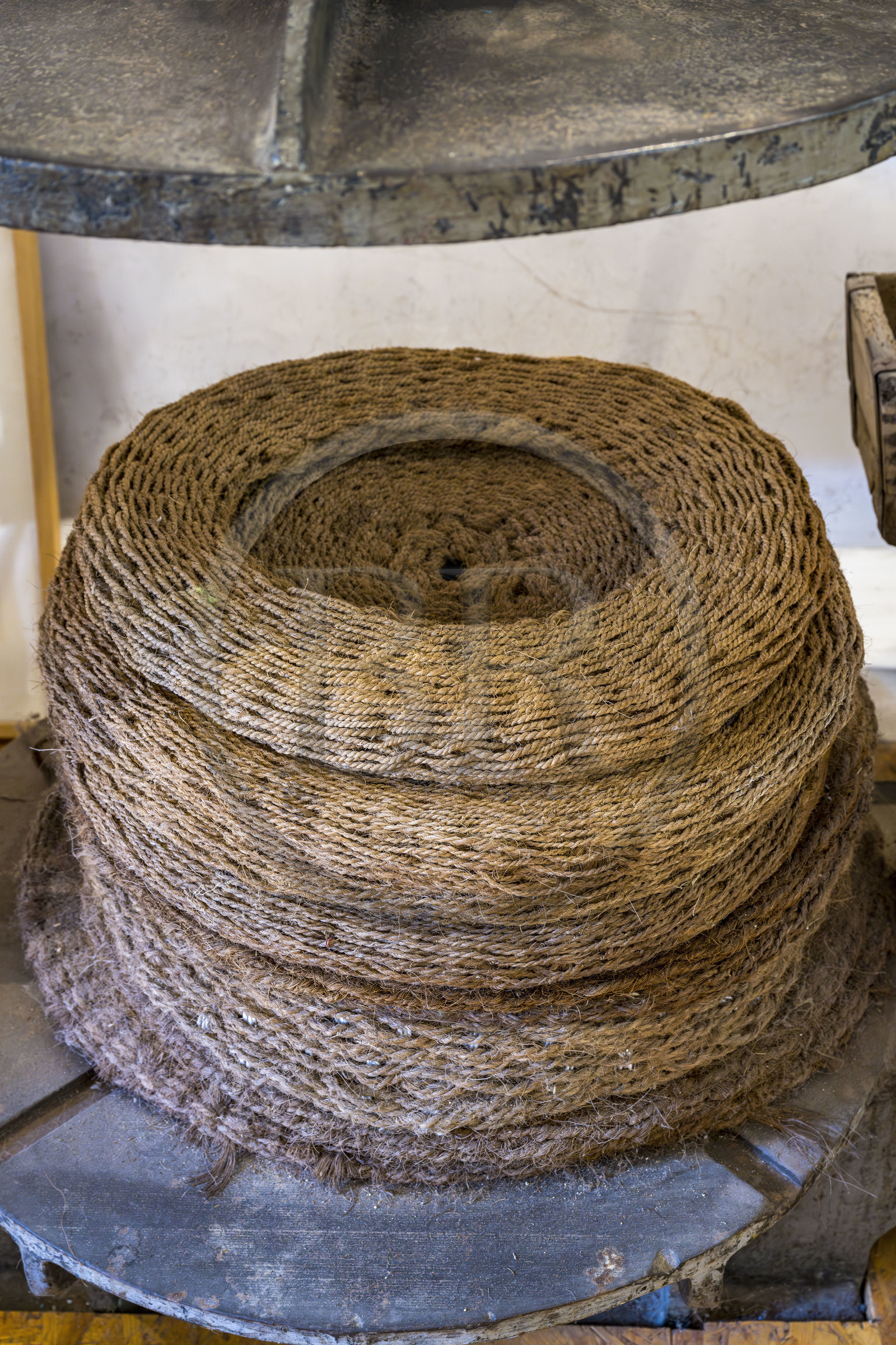 France, Drôme (26), Drôme provençale, Nyons, La Scourtinerie, dernière manufacture de scourtins de Provence, filtres traditionnels  en fibre de coco utilisés dans la fabrication de l'huile d'olive